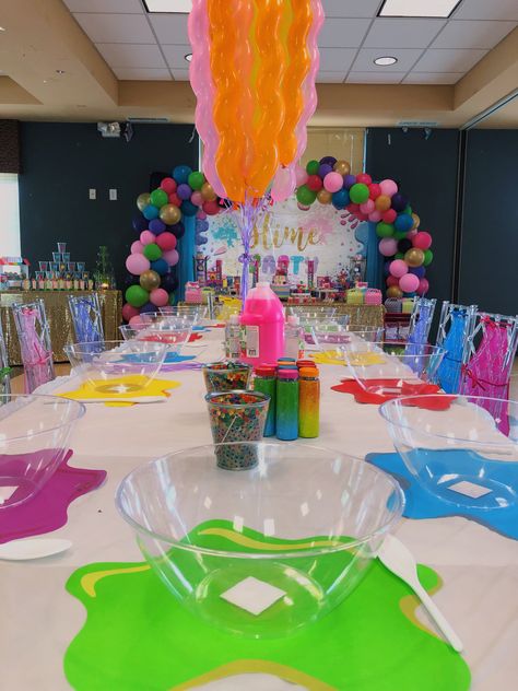 Slime Party Decorations, Slime Making Party, Slime Theme, Slime Birthday Party, 7th Birthday Party Ideas, Slime Birthday, Painting Birthday Party, Sleepover Birthday Parties, Slime Party