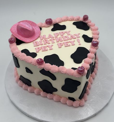 Moo-ve over ordinary cakes, there's a new showstopper in town! 🐄💖 This heart-shaped vintage cake adorned with cow print & sparkles, made Pey-Pey's birthday utterly unforgettable! 🎉😆🤠 . #birthdaycake #vintageheartcake #cowgirl #heartbirthdaycake #dfwcake Cow Print Bday Cake, Cow Girl Cake Ideas, Cow Heart Cake, Cow Print And Pink Birthday Parties, Pink Cow Print Cake, Pink Cowgirl Cake, Dolly Parton Cake, 29 Cake, Cow Print Cake