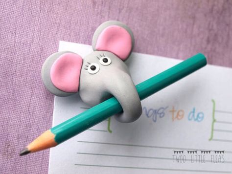 Polymer Clay Pencil Holder, Clay Pencil Holder, Clay Elephant, Polymer Clay Kunst, Polymer Clay Magnet, Crea Fimo, Clay Crafts For Kids, Clay Magnets, Clay Crafts Air Dry