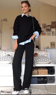 Look 80s, Smart Casual Work, Casual Work Outfits Women, Smart Casual Work Outfit, Look Adidas, Skandinavian Fashion, Stylish Work Attire, Office Outfits Women, Business Casual Outfits For Work