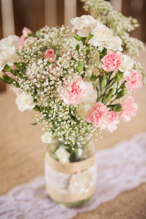 Pink Carnation and Baby's Breath Centerpieces. Love it!! Would add some light blue ones too! Carnations are so inexpensive and beautiful! Carnation Centerpieces, Flowers Carnations, Decoration Communion, Wedding Table Pink, Carnation Wedding, Rustic Bridesmaids, Lavender Wedding Flowers, Wedding Flowers Roses, White Carnation