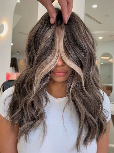 Ash Blonde Hair Balayage, Money Piece Hair, Rambut Brunette, Trend Ideas, Brown Hair Inspo, Brunette Hair With Highlights, Money Piece, Gorgeous Hair Color, Brunette Balayage Hair