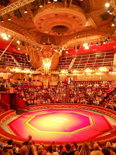 An expectant audience awaits the beginning of the show at the Blackpool Tower Circus in August 2012 - Photo M. L. Circus Audience, Circus Interior, Circus Photography, History Website, Blackpool Tower, Circus Design, Circus Aesthetic, Dark Circus, Night Circus