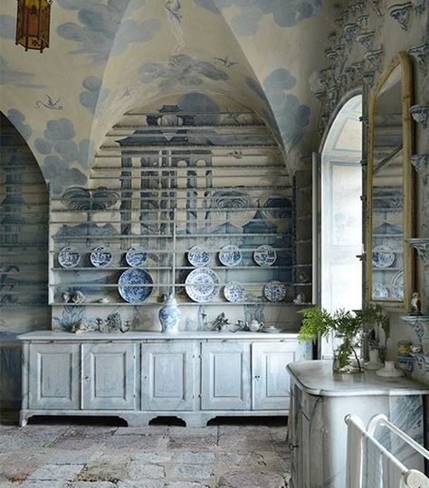 French Chinoiserie and How to Add Chinoiserie Decor to Your Home - Petite Haus Chinoiserie Kitchen, Scandinavian Farmhouse Style, Gustavian Interiors, French Chinoiserie, Decorated Room, Swedish Gustavian Style, Swedish Interiors, Chinoiserie Decor, Scandinavian Farmhouse