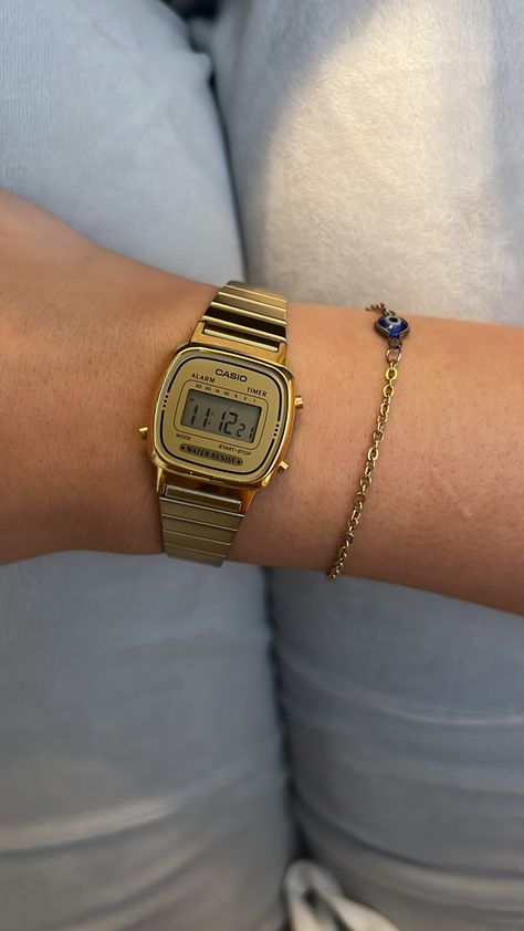 Casio Gold Watch, Trendy Watches Women Fashion, Casio Watch Women, Casio Vintage Watch, Watch Aesthetic, Pretty Watches, Trendy Watches, Pretty Jewelry Necklaces, Vintage Watches Women