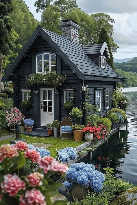 Tiny House Inspiration, Dream Cottage, Small Cottage, Fantasy House, Tiny House Cabin, Cabins And Cottages, Cottage House Plans, Tiny House Living, House Goals