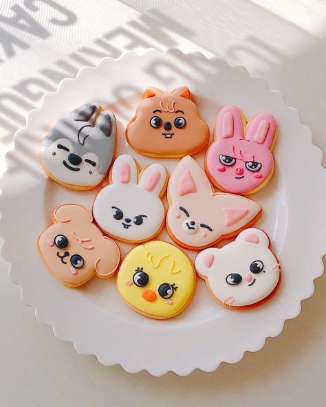 Kawaii Sweets, How To Make Icing, Making Cakes, Baking Inspiration, Cute Snacks, Community Support, Meringue Cookies, Cookies For Kids, Pretty Birthday Cakes