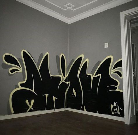 Graffiti Wall In House, Bedroom Graffiti Art, Graffitti Street Aesthetic, Graffiti Wall Decor, Grafitti In Bedroom, Graffiti Art Bedroom Wall, Graffiti Wall Design, Grafitti Bedroom Aesthetic, Graffiti Wall In Room