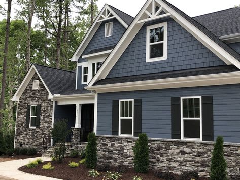 Best Blue Gray Paint Colors for Your Home https://www.southerncrushathome.com/blue-gray-paint-colors/ Blue Exterior House Colors, Sherwin Williams Sea Salt, Outside House Paint, Grey Exterior House Colors, Best Exterior House Paint, Exterior Gray Paint, Siding Ideas, Blue Gray Paint Colors, Gray House Exterior