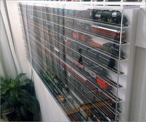 Train Models Wall Display Train Diy, Model Trains Ho Scale, Model Train Display, Train Display, Wall Display Case, Ho Scale Train Layout, Model Railway Track Plans, Train Room, Train Theme