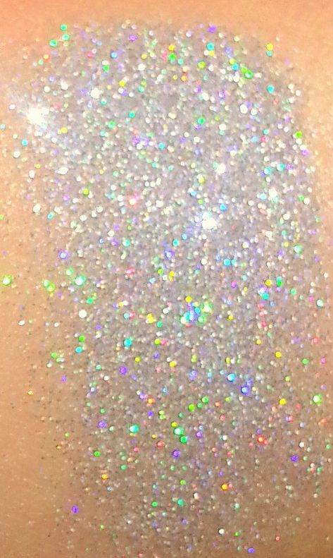 Holographic Eyeshadow, Eyeliner For Beginners, Vegan Tattoo, Cosmetic Glitter, Eyeshadow Eyeliner, Flawless Face, Eye Primer, Eyeliner Tutorial, Winged Eyeliner