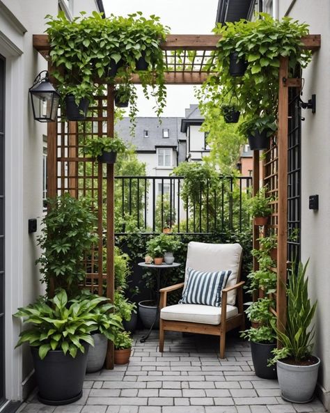 20 Perfect Small Patio Gardens – ToolzView Cute Small Garden, Side Return Garden Ideas, Tiny Courtyard Garden, Patio Gardens, Small Patio Design, Small Courtyard, Small Courtyard Gardens, Courtyard Gardens Design, Small Patio Garden