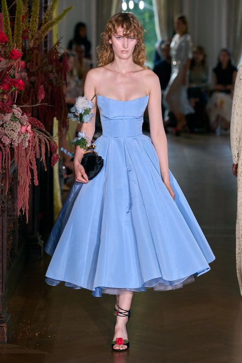 Spring 2023 Ready To Wear, 2023 Ready To Wear, Tea Length Dresses, 2023 Collection, Couture Gowns, Spring 2023, High Class, Classy Dress, Beautiful Gowns