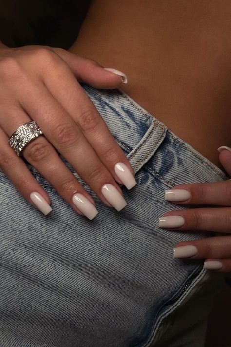 Short Simple White Nails, Ballerina Short Nails, Ballerina French Tip Nails, Short Ballerina Nails, Ongles Beiges, Balarina Nails, Kylie Nails, Nails Designer, Basic Nails