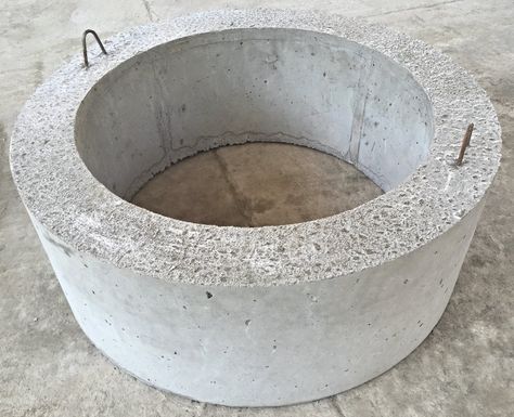 Round Concrete Fire Pit, Diy Round Fire Pit, Poured Concrete Fire Pit, Circular Fire Pit, Cement Fire Pit, Concrete Fire Pit, Diy Concrete Fire Pit, Concrete Ring, How To Build A Fire Pit