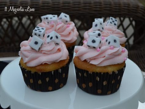 Bunko Food, Bunco Snacks, Family Game Night Snacks, Bunco Party Themes, Bunco Prizes, Bunco Food, Halloween Bunco, Bunco Gifts, Bunco Ideas