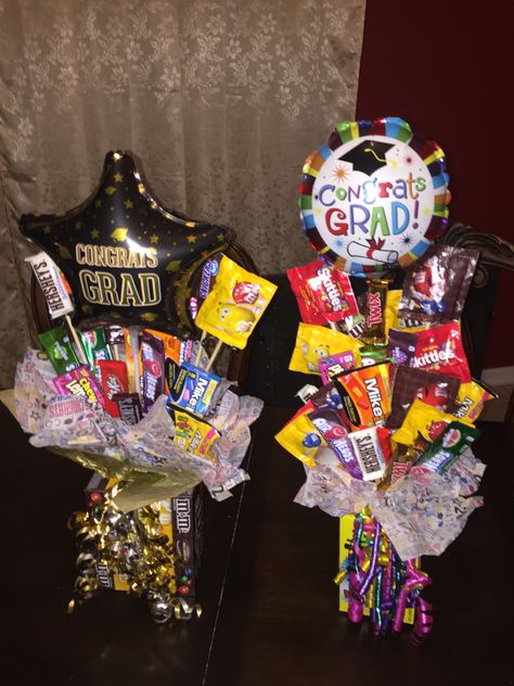 Graduation Candy Gifts Diy, Kindergarten Graduation Gifts For Boys, Diy Kindergarten Graduation Gifts, Graduation Candy Bouquet Ideas, Grad Candy Bouquet, Graduation Bouquet Ideas For Kids, Graduation Candy Bouquet Diy, Kindergarten Graduation Bouquet, Graduation Bouquet Ideas For Boys