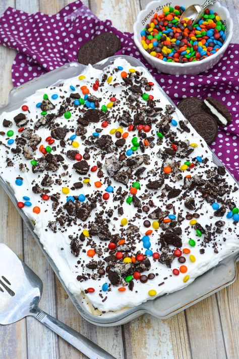 Ice Cream Bar Cake Recipe, Quick Ice Cream Desserts, Ice Cream Toppings Bar Sundae Party, Frozen Ice Cream Cake, Ice Cream Sandwiches Cake, Ice Cream Sandwich Cakes, Ice Cream Sandwich Cake Recipe Easy, Oreo Ice Cream Sandwich Cake, Ice Cream Cake With Ice Cream Sandwiches