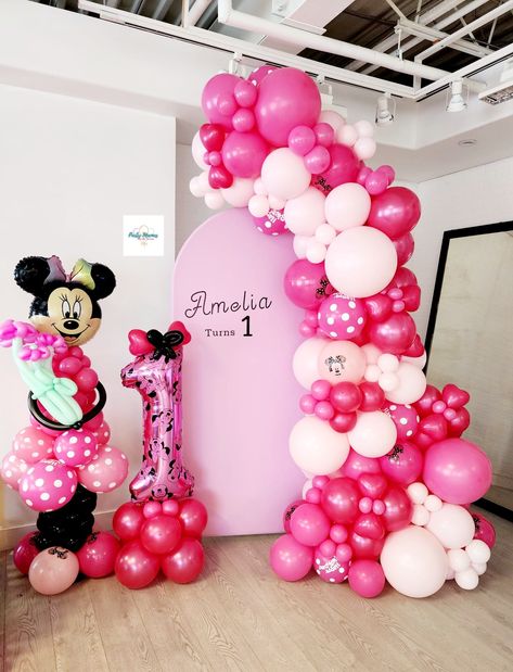 Minnie Mouse Balloon Decor, Minnie Mouse Backdrop Ideas, Minnie Mouse Balloon Garland, Minnie Mouse Balloon Arch, Minnie Mouse Birthday Theme, Minnie Mouse Balloons, Minnie Mouse Birthday Party Decorations, Mickey Mouse Balloons, Minnie Birthday Party