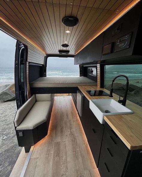 Kombi Food Truck, Kombi Trailer, Sprinter Van Camper, Mercedes Sprinter Camper, Camper Interior Design, Tattoo Travel, Sprinter Van Conversion, Kombi Home, Van Conversion Interior