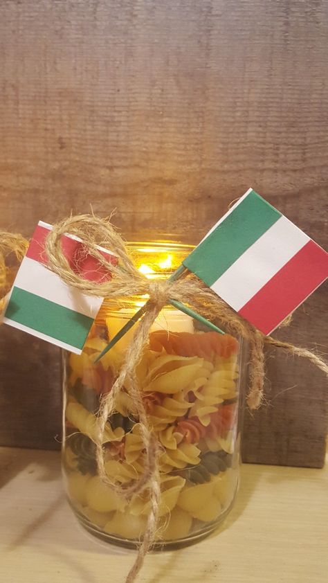 Italian Party Decorations Diy, Italian Dinner Decorations Ideas, Italian Party Centerpieces, Italian Party Table Decorations, Italian Family Reunion Ideas, Italy Party Decor, Italy Decorations Party, Italian Party Ideas, Italian Decorating Ideas