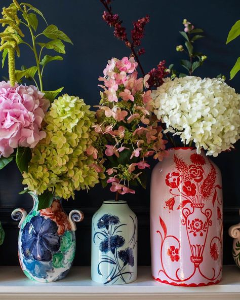 As daylight is shorter, nothing beats a home filled with flowers to brighten up the mood⭐️ Find our unique vases on our website and lovely… | Instagram Deco Living, Genie In A Bottle, Craft Painting, Wooden Craft, Deco Retro, Deco Boheme, Ceramic Ideas, Pinterest Projects, Unique Vases