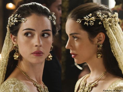 Paris by Debra Moreland custom headpiece from Reign (4x09) Dark Royalcore, Look Gatsby, Greek Wedding Dresses, Reign Fashion, Adelaide Kane, Face Portrait, Greek Wedding, Coron, Wedding Headband