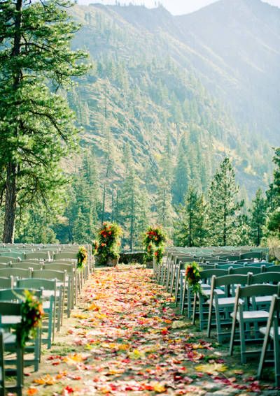 A wedding beneath the pines is the perfect way to bridge summer and winter. Katie Mai, Wedding Mountains, Wedding Aisles, Fall Wedding Venues, Bohemian Princess, Hill Wedding, Outdoor Fall Wedding, Places To Get Married, Washington Weddings