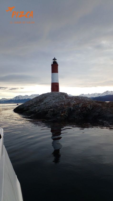 Desde los picos nevados hasta los paisajes costeros, Ushuaia tiene todo para ofrecer a los amantes de la naturaleza y la aventura. ¿Listo para explorar el extremo sur de Argentina? 🇦🇷✨ #Ushuaia #TierraDelFuego #Naturaleza #PizcaTurismo Hiking Patagonia, Vision 2024, Ushuaia, Cool Countries, Safe Place, Countries Of The World, Life Goals, Wall Collage, The Locals