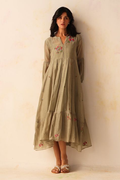 Shop for these amazing collections of Green Dress Chanderi Hand Embroidered Floral Chinaar With Slip For Women by Begum Pret online at Aza Fashions. Cotton Frocks For Women, Destiny Quotes, Cotton Dress Pattern, Casual Kurti, Simple Frock Design, Western Dresses For Women, Casual Suits, Casual Frocks, Simple Frocks