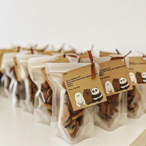 Cookies Packaging Ideas Creative Diy, Small Cookies Packaging, Mini Cookie Packaging, Cookies Aesthetic Packaging, Cookies Packaging Ideas Creative, Mini Cookies Packaging, Cookie Wrapping Ideas, Cookie Packaging Ideas, Cookie Containers