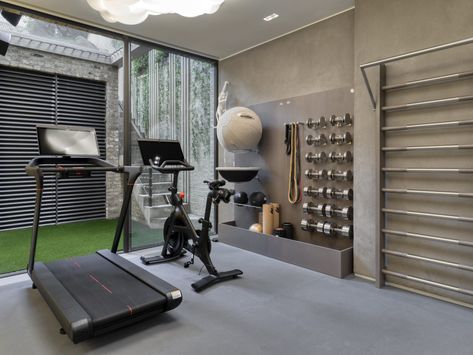 Micro Gym Design, Mini Gym In Garage, In House Gym Ideas, Luxury Home Gym Ideas, High End Home Gym, Home Gym Spa, House Gym Design, Home Mini Gym, Gym Room At Home Ideas