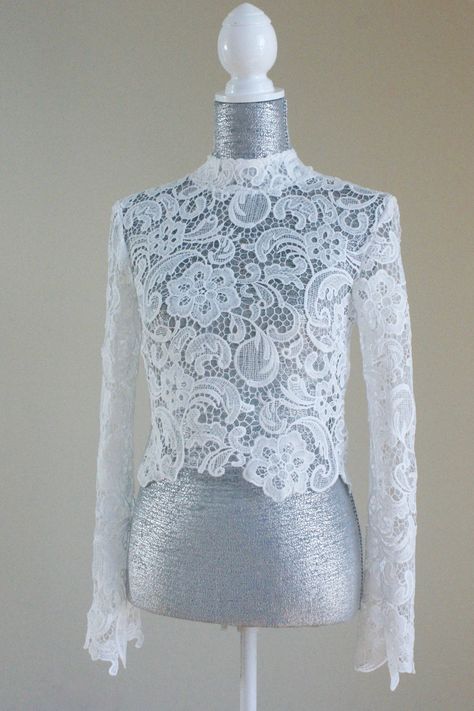 Casual Lace Top, Sumer Style, Lace Top Styles, Fitted Lace Top, Lace Top Wedding, Lace Top White, Bridesmaid Tops, Ivory Lace Top, Lace Blouse Design