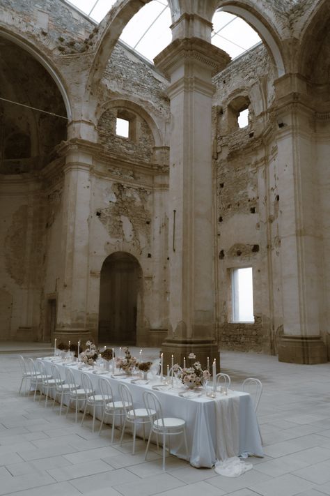 Castle Reception, Ethereal Wedding, Tuscany Wedding, Long Table, Wedding Mood, Best Day Ever, Wedding Locations, Decoration Table, Future Wedding