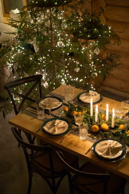 New Year Aesthetic Decoration, New Year Table Decoration, New Year Decorations Ideas, New Years Decoration, New Year Ideas, New Years Decor, New Year Table, New Year Decorations, Silver Christmas Decorations