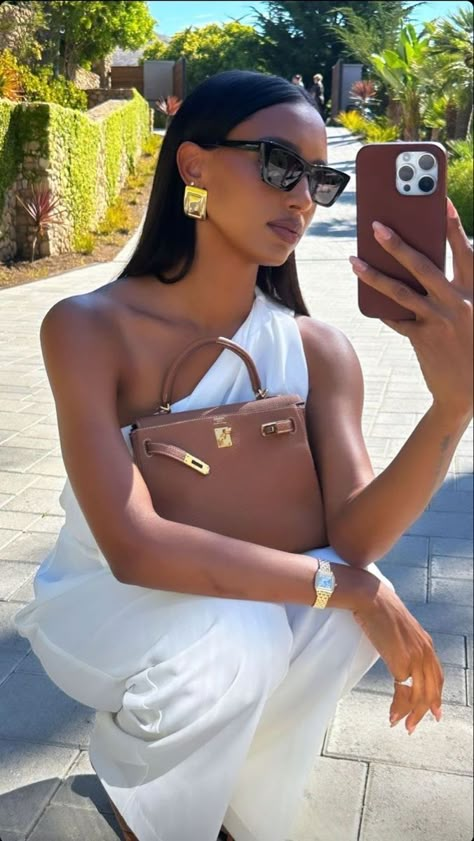 Jasmine Tookes Style, Jasmin Tookes, Look Working Girl, Soft Feminine Outfits, Mode Zara, Colorful Outfits, Jasmine Tookes, Feminine Outfits, Black Femininity