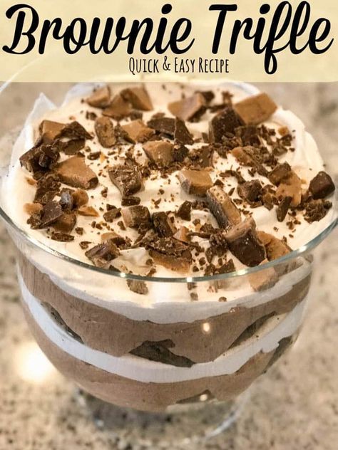 This Brownie Trifle is such a delicious dessert and so easy and quick to make! It is what I take when I want to impress but don’t want to take all day making something. Easy Brownie Trifle, Brownie Trifle Recipe, Trifle Bowl Recipes, Easy Trifle, Trifle Dessert Recipes, Trifle Recipes, Christmas Trifle, Heath Bar, Brownie Trifle