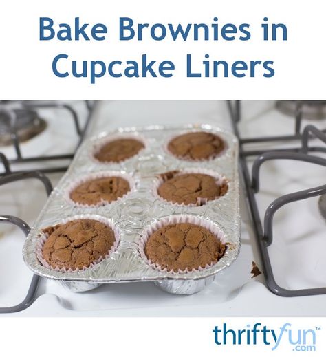 This is a guide about baking brownies in cupcake liners. Any easy way to make small portion brownies is to bake them in cupcake liners. Diy Brownies, Baking Brownies, How To Make Brownies, Small Cupcakes, Brownie Cups, Cake Liner, Cupcake Pans, Brownie Cupcakes, Cupcake Tray