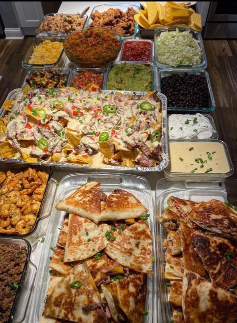 Pik Nik, Different Types Of Food, Catering Ideas Food, Taco Night, Catering Food, Buffet Food, Food Goals, Food Platters, Buffet Table