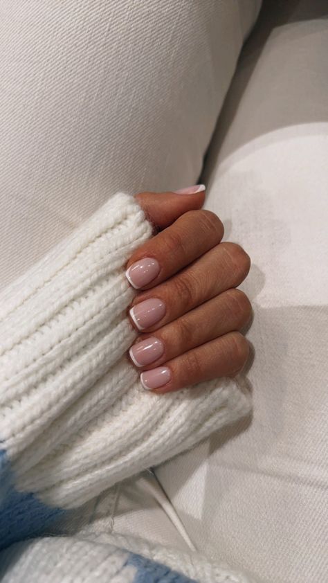 French Nails Small Nail, White Tip On Natural Nails, Biab French Manicure, French Tip Nails On Short Nails, Clean French Manicure, Short Short French Nails, French Tip Gel Manicure Natural Nails, White Tip Natural Nails, Short Biab French Tip Nails