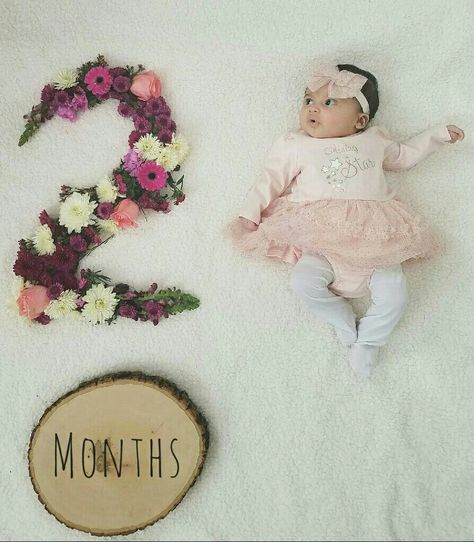 Gracie's 2 months old today! 💐 Monthly Pictures Baby, 1 Month Baby Milestones, Monthly Photoshoot, 1 Month Baby, Baby Boy Newborn Photography, Baby Milestones Pictures, One Month Baby, Monthly Baby Pictures, Baby Milestone Photos