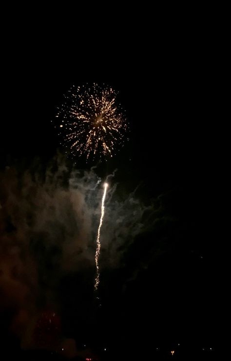 Skyshot Cracker Snap, Sky Shots Crackers Snap Photo, Fire Crackers Snap, Diwali Fake Snap, Sky Shots Crackers Snap, Fire Crackers Aesthetic, Diwali Aesthetic Photography, Crackers Snap, Slowmotion Videos