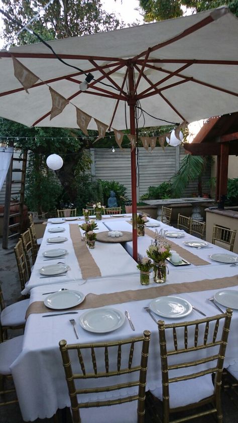 Starting with table setup for our backyard bbq party! Backyard Party Food Table, Backyard Bbq Table, Bbq Baby Shower Decorations, Backyard Party Food, Bbq Setup, Backyard Bbq Wedding, Thanksgiving Decorations Outdoor, Backyard Party Decorations, Backyard Dinner Party