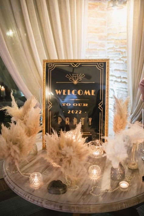 1920s Event Decor, Classy 1920s Party, 20s Bday Party, Charleston Theme Party, Matric Dance Themes, Flapper Theme Party, 1920s Aesthetic Party Decor, Gatsby Party Ideas Decoration, Great Gatsby Aesthetic Art Deco