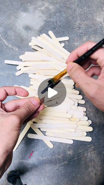 Craft Ideas From Ice Cream Sticks, Diy Instructions Step By Step, Diy From Ice Cream Stick Craft Ideas, Diy Sticks Decor, Round Wood Craft Ideas, Easy Crafts With Popsicle Sticks, Diy Ice Cream Decor, Craft From Ice Cream Stick, Lolly Pop Stick Crafts