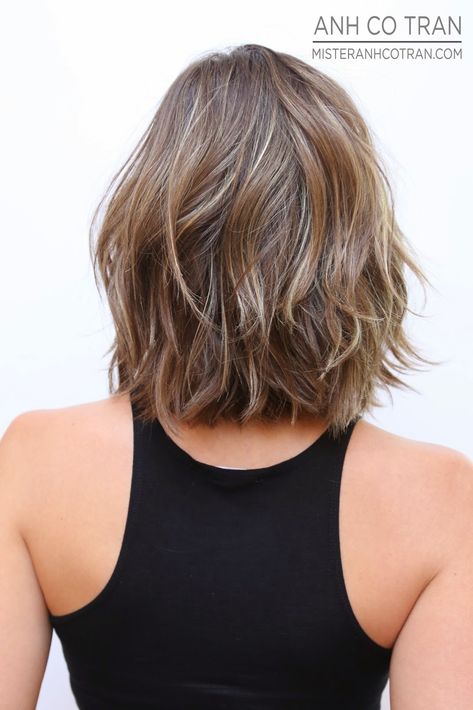 Back Of Bob Haircut, Bob Haircut Back View, Shoulder Length Wavy Hair, Long Bob Haircuts, Haircuts For Wavy Hair, Hair 2018, Shoulder Length Hair Cuts, Penteado Cabelo Curto, Medium Hair Cuts