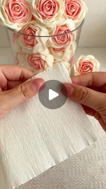 Colour Paper Flowers, Leaf Art Diy, Crepe Paper Crafts, Paper Roses Diy, Crepe Paper Flowers Diy, Crepe Paper Roses, Paper Flowers Diy Easy, Tissue Paper Flowers Diy, Rolled Paper Flowers