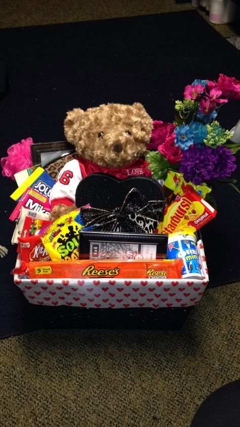 Valintines Basket For Boys, Candy Basket For Boyfriend, Will You Be My Girlfriend Gift Basket, Gift Basket Idea For Girlfriend, Gf Christmas Gifts Basket, Gift Baskets Ideas For Boyfriend, Gift Basket For Stud Girlfriend, Cute Gift Baskets For Boyfriend Cheap, Christmas Buckets Gift Basket Ideas