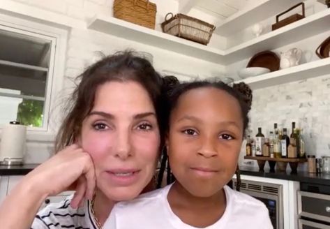 Sandra Bullock Kids, Sandra Bullock Oscar, Tamela Mann, Photo Emma Watson, Nurse Manager, Selena Gomez Photoshoot, Angie Harmon, Jada Pinkett, Chelsea Handler