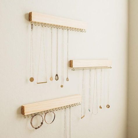 Jewelry Storage Ideas, Best Closet Organization, Jewelry Storage Diy, Jewelry Organizer Wall, Diy Jewelry Display, Jewelry Wall, Necklace Storage, Hanging Jewelry Organizer, Display Jewelry